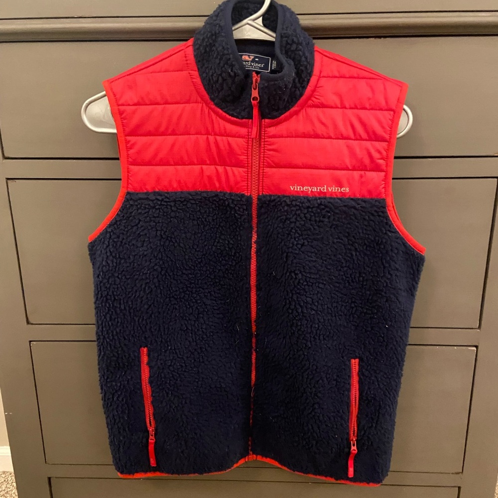 Vineyard Vines Kids Red & Navy Sherpa Vest, boys size L (16)